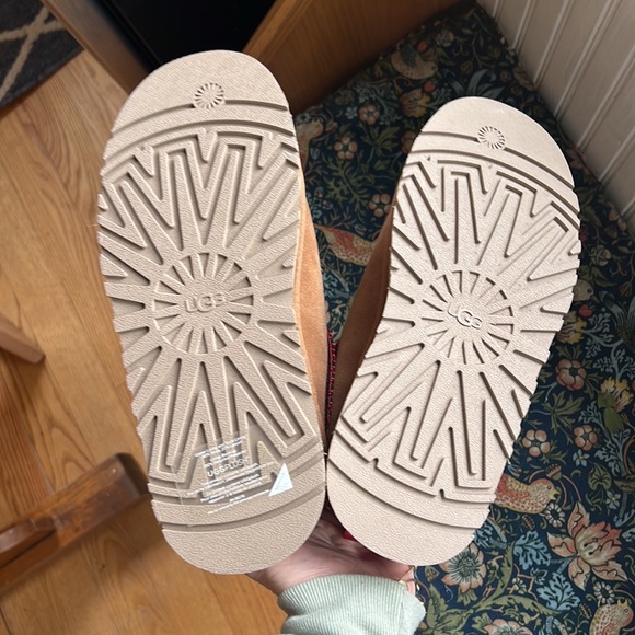 UGG Women’s Tazz Platform Slipper in chestnut. Size US 7, EU 38 - Picture 4 of 5